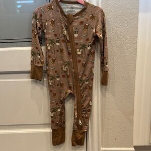 Mele Kalikimaka Santa convertible bamboo zippy 6-12 months